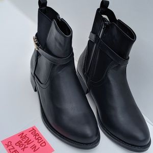 New Torrid Black Zip-Up Ankle Boots